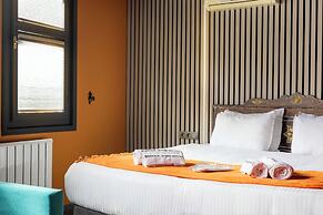 Wonder Wood Hotel