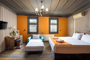 Wonder Wood Hotel