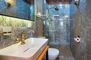 Wonder Wood Hotel
