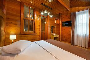 Wonder Wood Hotel