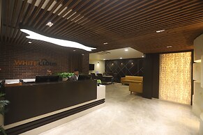 Hotel White Cloud