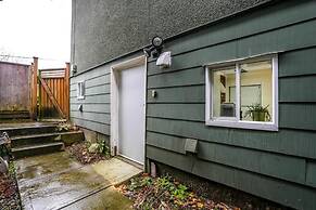 2bdr Suite UBC by Elevate Rooms