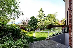 Grand Spacious Suite near YVR by Elevate Rooms