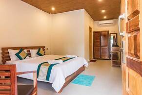Hotel Golden Pebble
