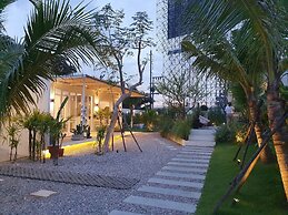 Meet Boutique Resort