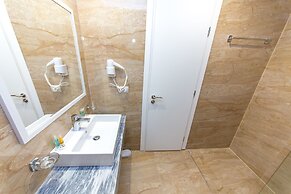 Class Hotel