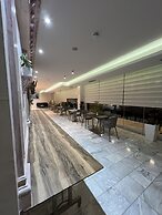 Class Hotel