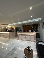 Class Hotel
