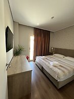 Class Hotel