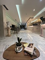 Class Hotel