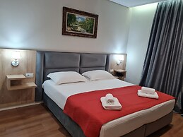Class Hotel