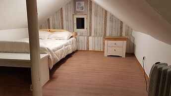 United - Hostel
