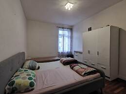 United - Hostel