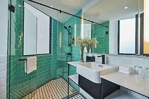 J-Hotel by Dorsett