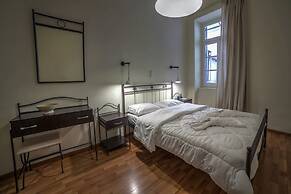 Athinas Street Inn