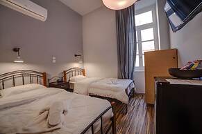 Athinas Street Inn