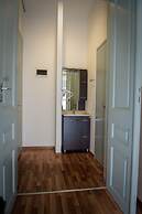 Athinas Street Inn