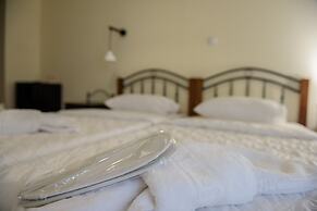 Athinas Street Inn