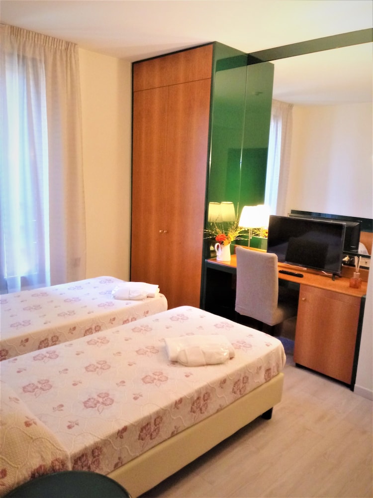Hotel Dozza