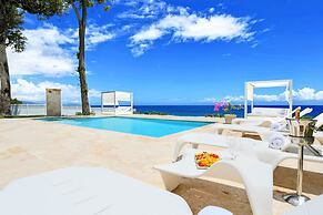 Ocean Front Villa Deluxe 3 Bedroom