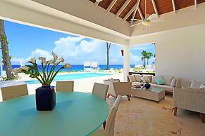 Ocean Front Villa Deluxe 3 Bedroom
