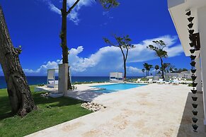 Ocean Front Villa Deluxe 3 Bedroom