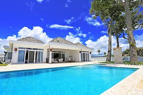 Ocean Front Villa Deluxe 3 Bedroom