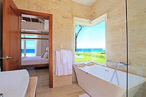 Ocean Front Villa Deluxe 3 Bedroom