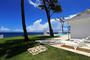 Ocean Front Villa Deluxe 4 Bedroom