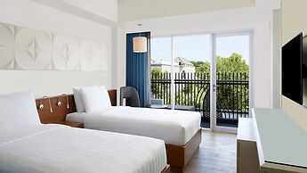 Fairfield by Marriott Bali Kuta Sunset Road