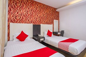 OYO 44037 King Park Hotel