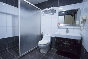 OYO 44037 King Park Hotel