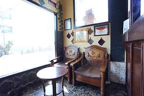 OYO 927 Carina Hotel