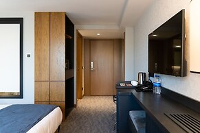 Meg Hotel
