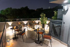 Meg Hotel
