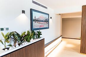 Meg Hotel