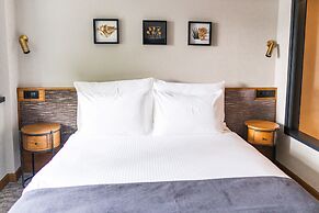 Meg Hotel
