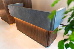 Meg Hotel