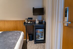 Meg Hotel