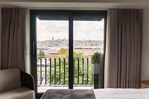 Meg Hotel