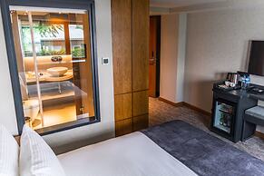 Meg Hotel