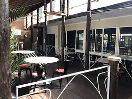 Central Jetty Motel