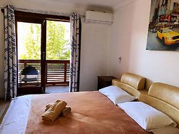 Central Jetty Motel