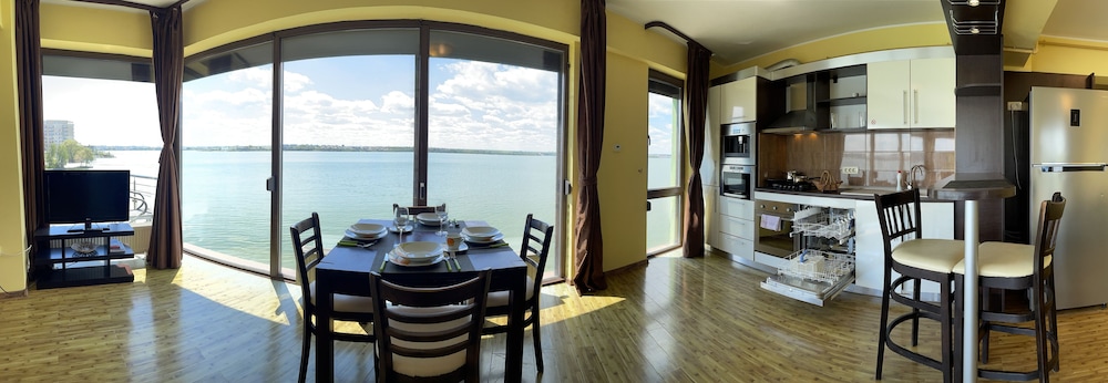 Apart holiday Tania Mamaia