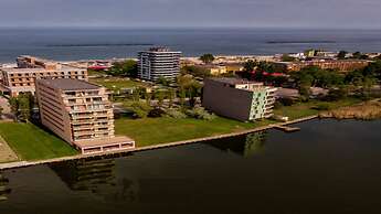 Apart holiday Tania Mamaia