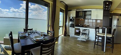 Apart holiday Tania Mamaia