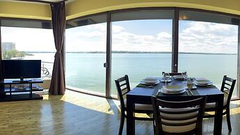 Apart holiday Tania Mamaia