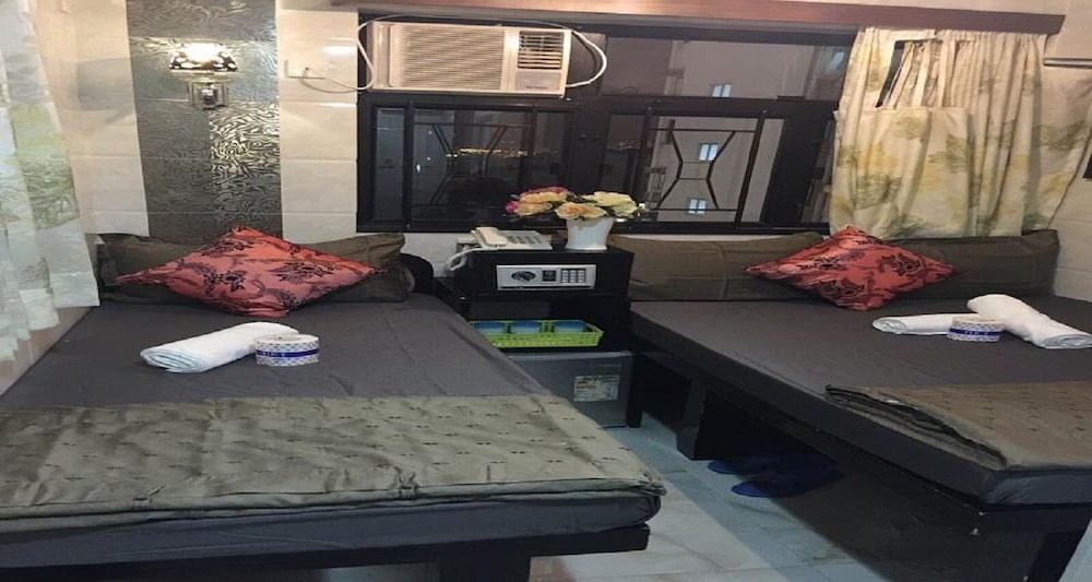 Rich Hostel