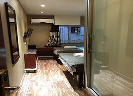 Rich Hostel
