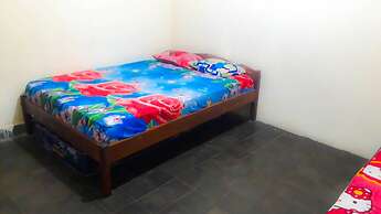 Losmen 2000 Tiga